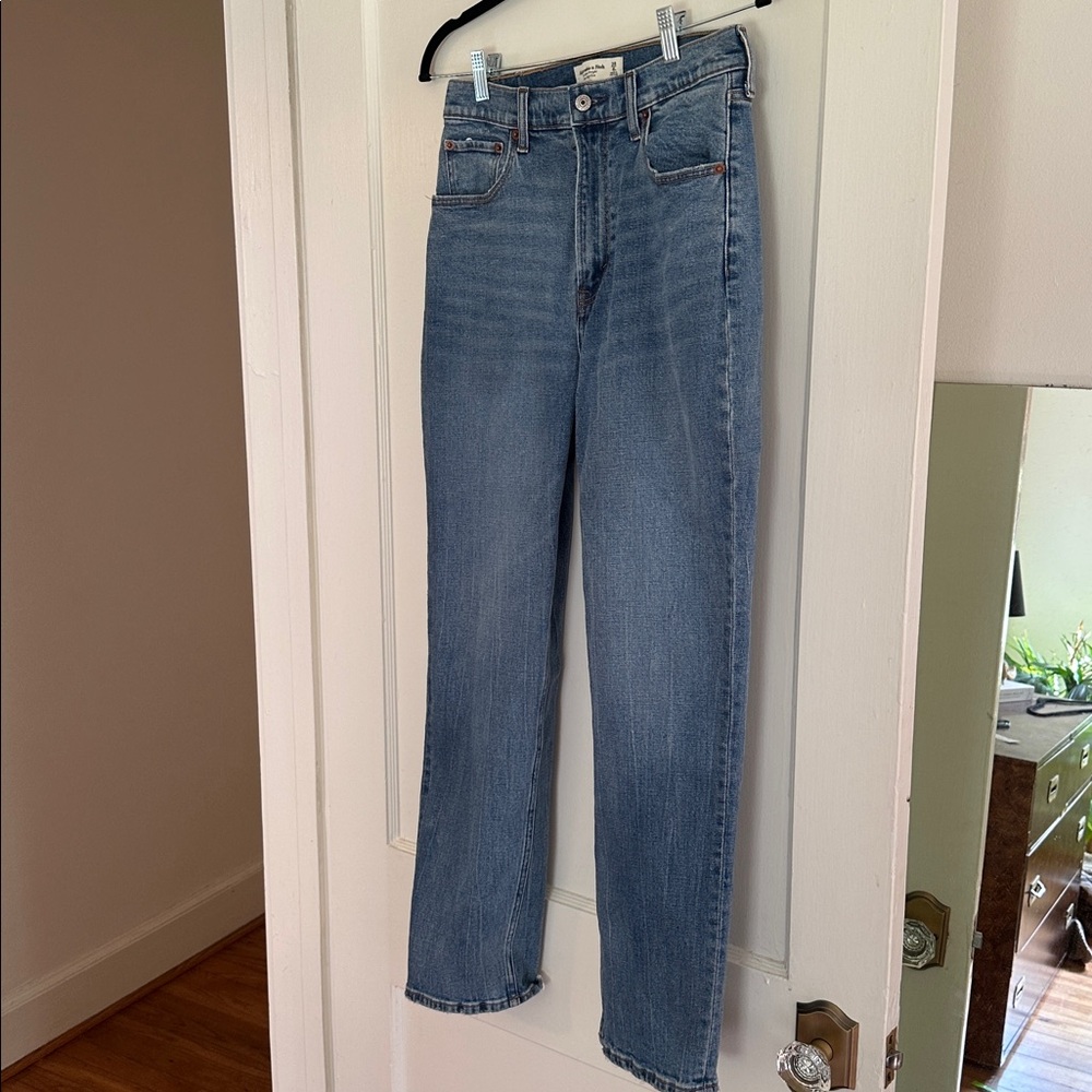 Abercrombie & Fitch Ankle Straight Ultra High Rise 28 Long Curve Love